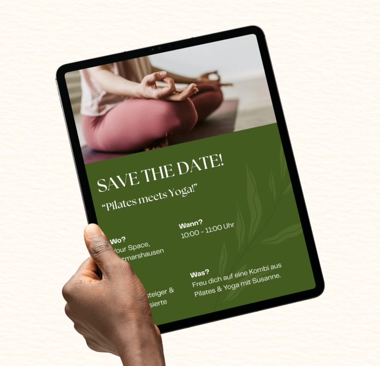 Person hält ein Tablet mit einer Einladung zu einer Meditationsveranstaltung.